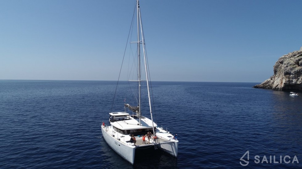 Lagoon 450 S - 4 + 2 cab. - Yacht Charter Sailica