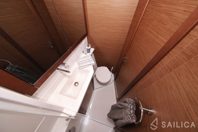 Lagoon 450 S - 4 + 2 cab. - Yacht Charter Sailica