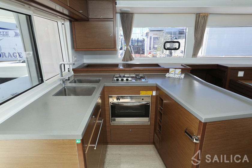 Lagoon 450 S - 4 + 2 cab. - Yacht Charter Sailica