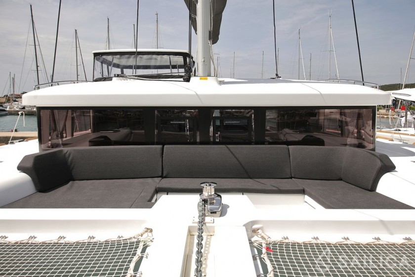 Lagoon 450 S - 4 + 2 cab. - Yacht Charter Sailica