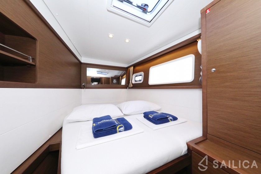 Lagoon 450 S - 4 + 2 cab. - Yacht Charter Sailica