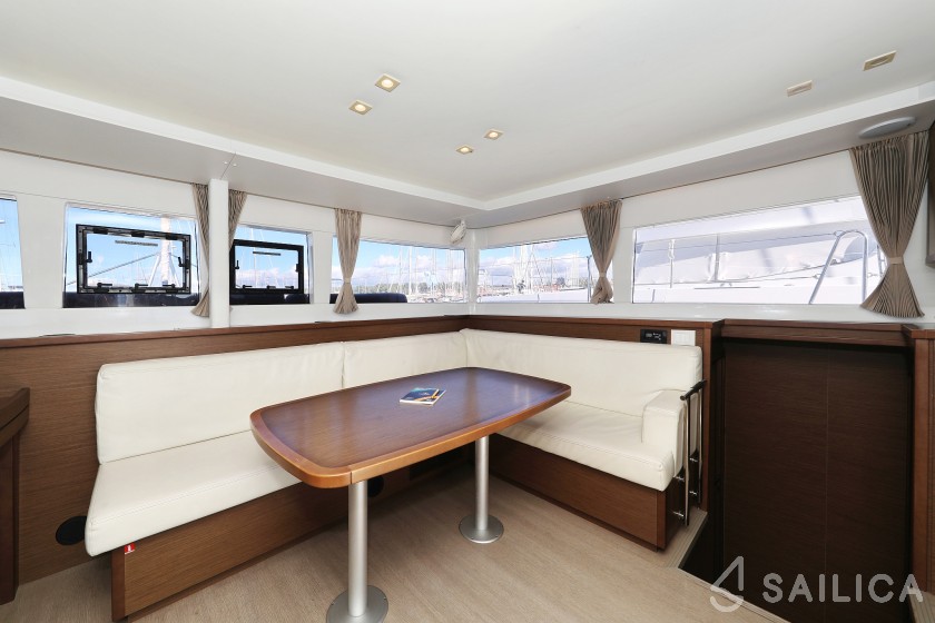 Lagoon 450 S - 4 + 2 cab. - Yacht Charter Sailica