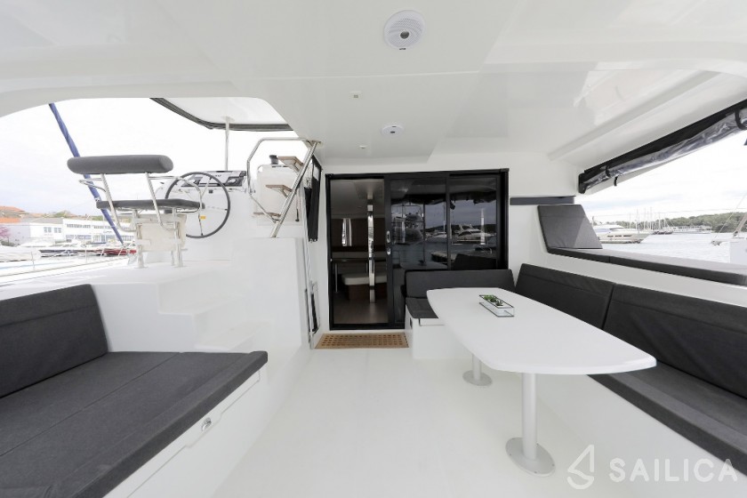 Lagoon 42 - Yacht Charter Sailica
