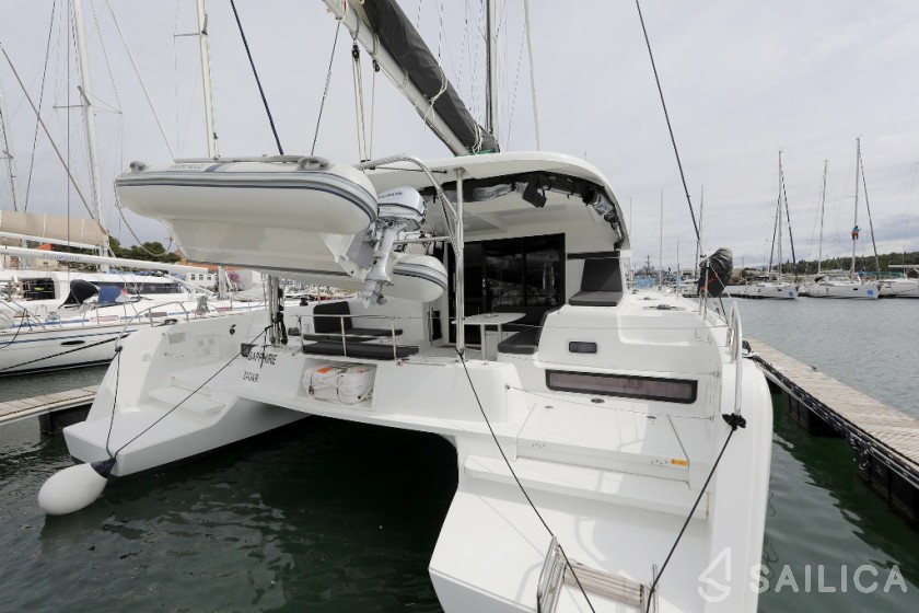 Lagoon 42 - Yacht Charter Sailica