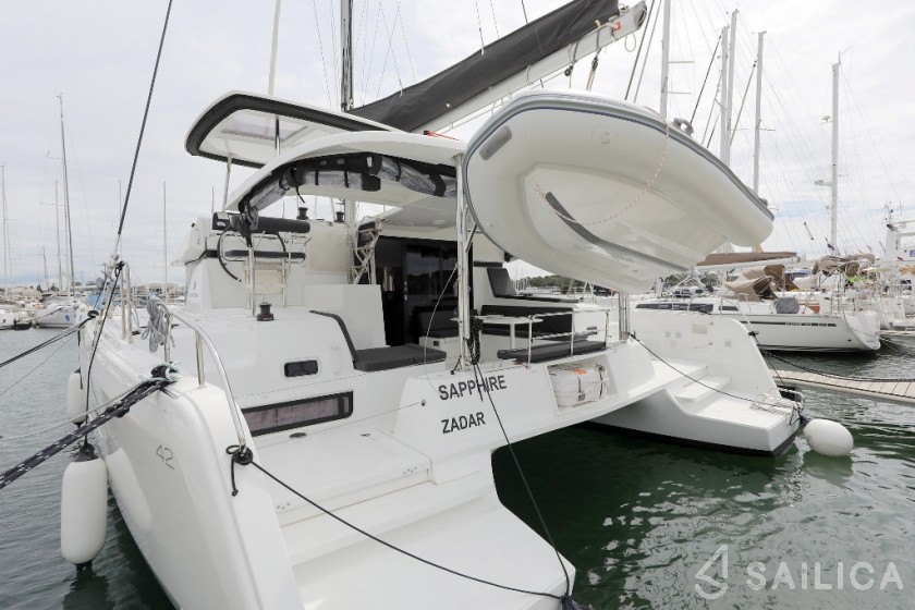 Lagoon 42 - Yacht Charter Sailica