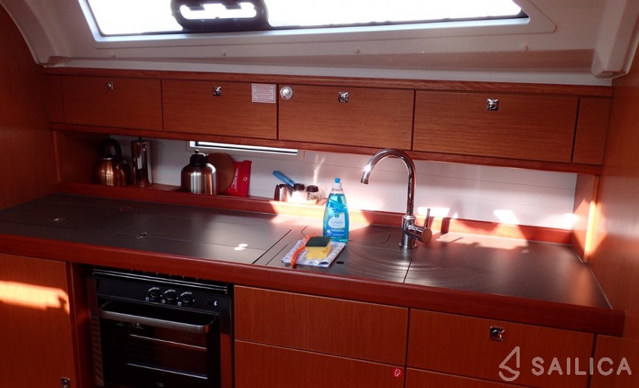 Bavaria 41 Cruiser - Yacht Charter Sailica