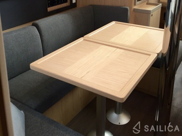 Oceanis 41 - Yacht Charter Sailica