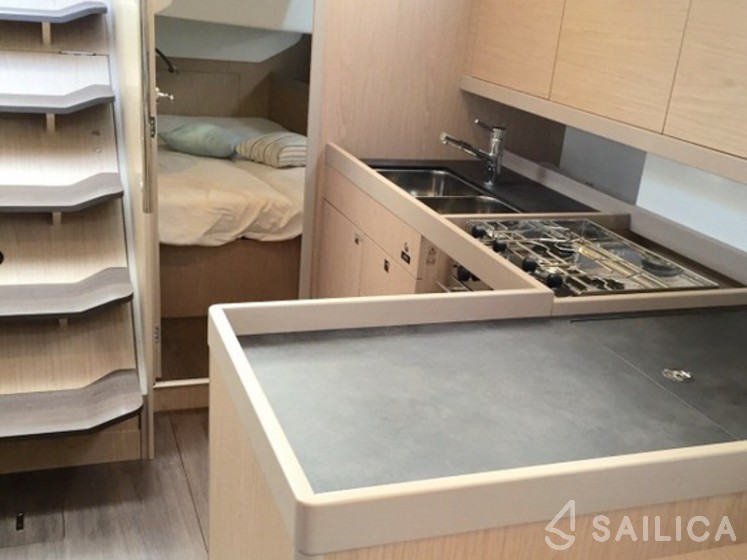 Oceanis 41 - Yacht Charter Sailica