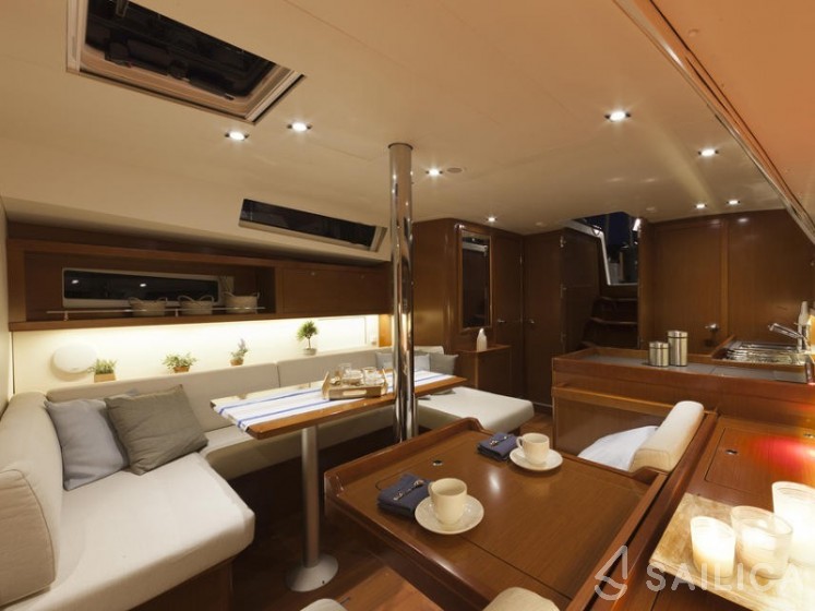 Oceanis 41 - Yacht Charter Sailica