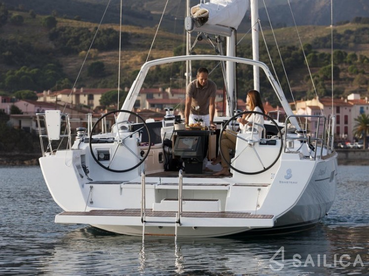 Oceanis 41 - Yacht Charter Sailica