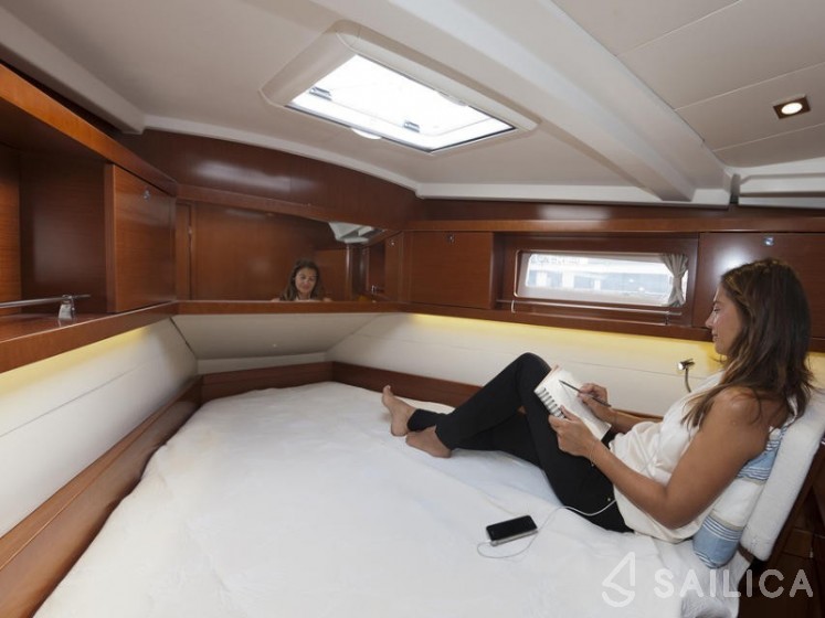 Oceanis 41 - Yacht Charter Sailica