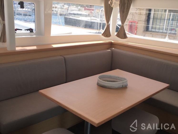 Lagoon 450 - Yacht Charter Sailica