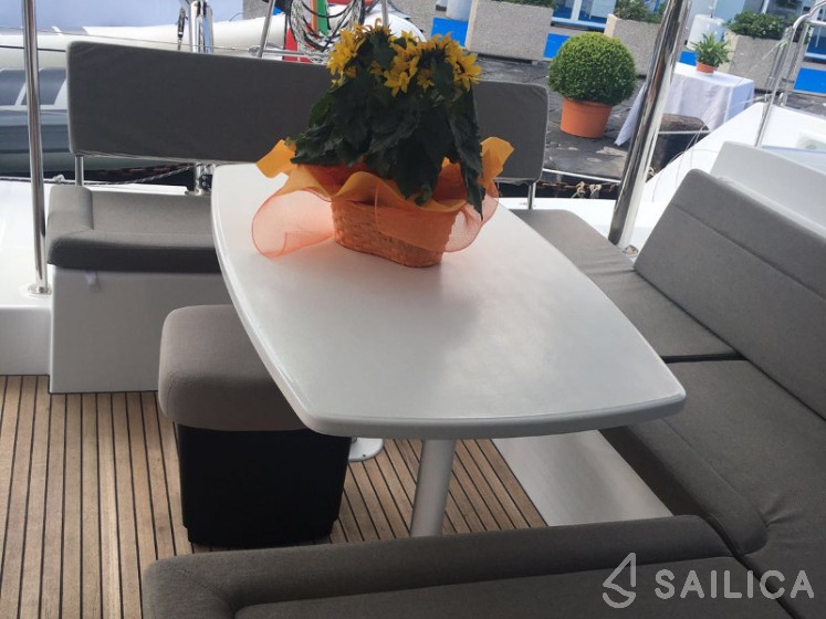 Lagoon 450 - Yacht Charter Sailica