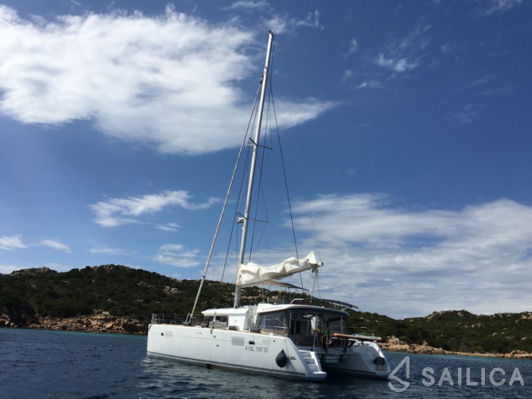 Lagoon 450 - Yacht Charter Sailica