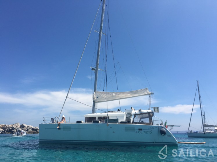 Lagoon 450 - Yacht Charter Sailica