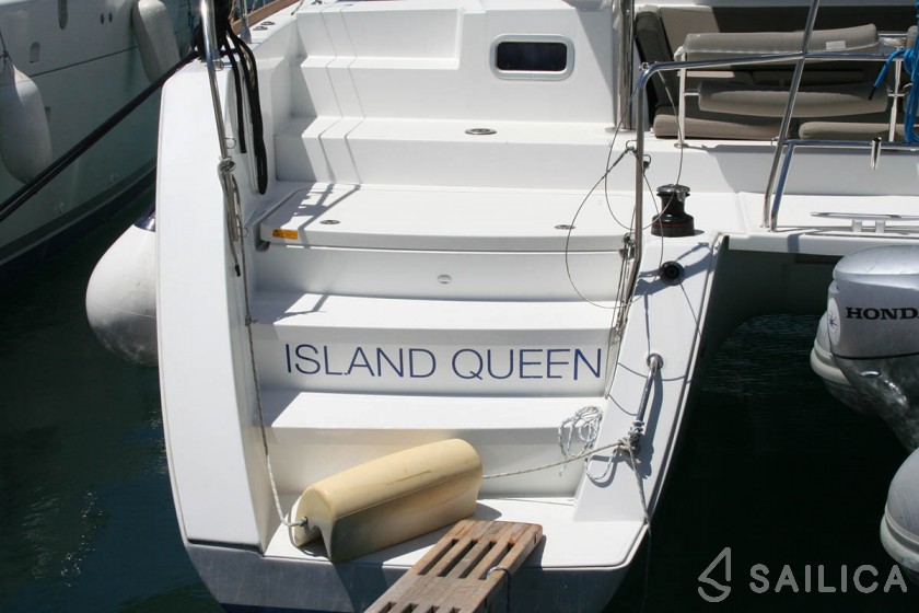 Lagoon 450  Flybridge - Yacht Charter Sailica