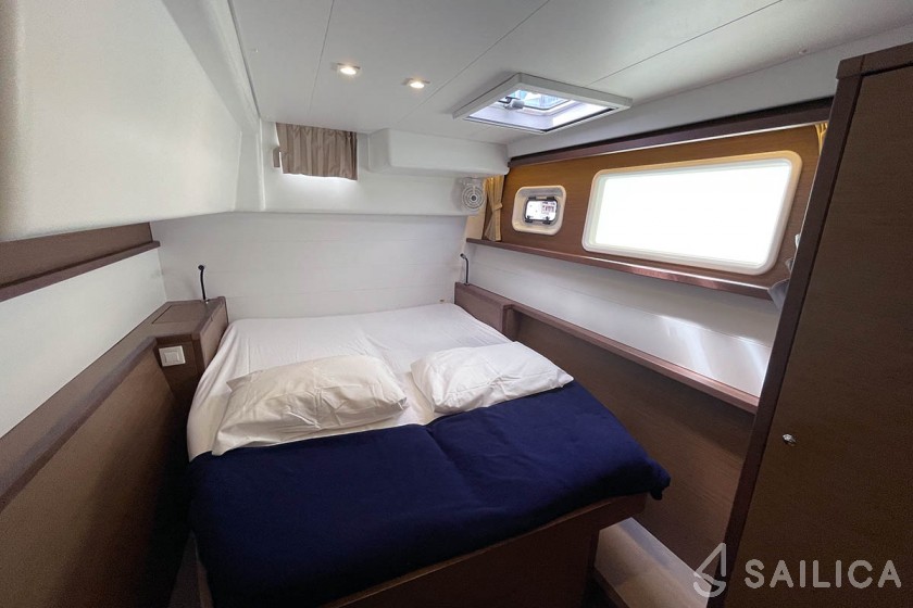 Lagoon 450  Flybridge - Yacht Charter Sailica