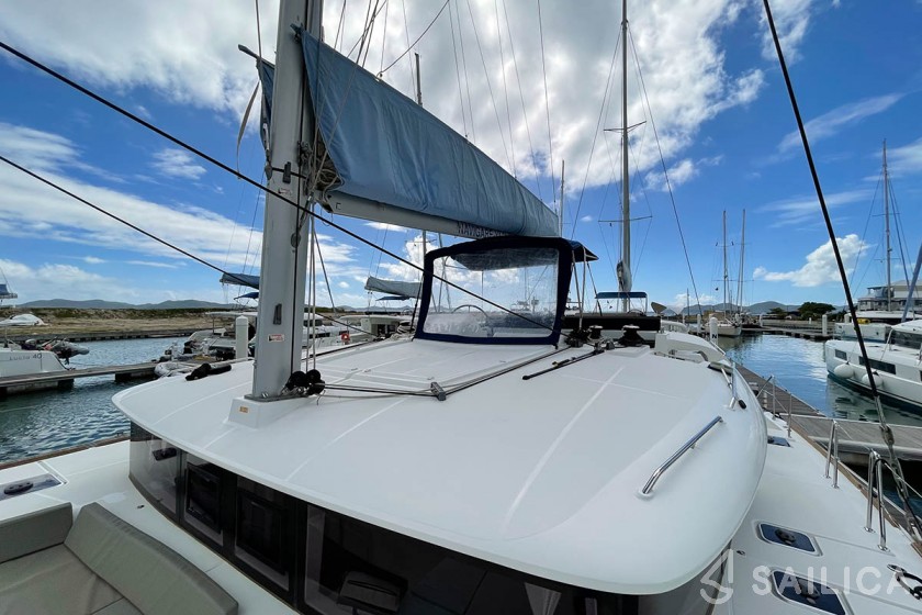 Lagoon 450  Flybridge - Yacht Charter Sailica