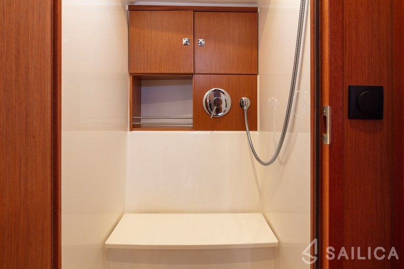 Bavaria 46 Cruiser - Yacht Charter Sailica