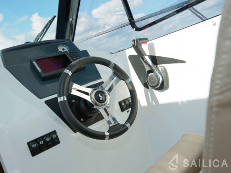 Antares 7.80 - Yacht Charter Sailica