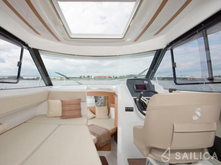 Antares 7.80 - Yacht Charter Sailica