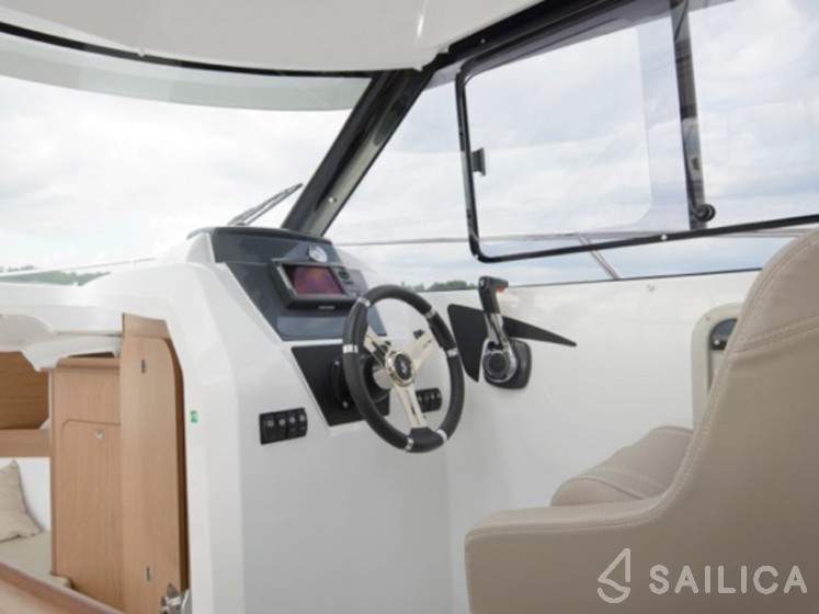 Antares 7.80 - Yacht Charter Sailica