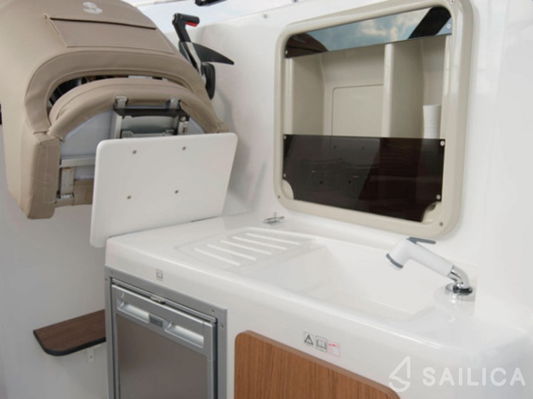 Antares 7.80 - Yacht Charter Sailica