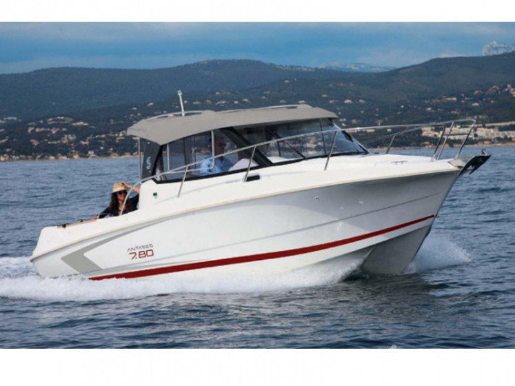 Antares 7.80 - Yacht Charter Sailica