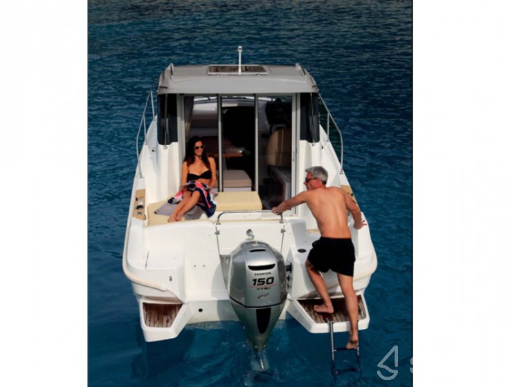 Antares 7.80 - Yacht Charter Sailica