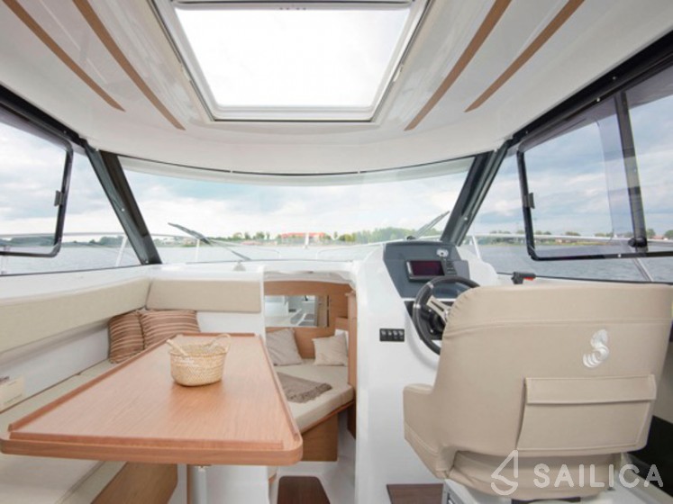Antares 7.80 - Yacht Charter Sailica