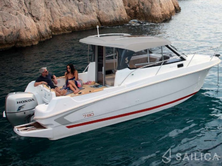Antares 7.80 - Yacht Charter Sailica