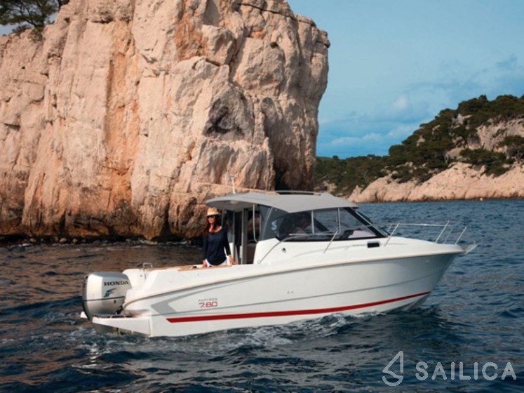 Antares 7.80 - Yacht Charter Sailica
