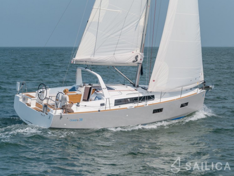 Oceanis 38 - Yacht Charter Sailica