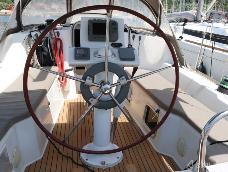 Sun Odyssey 33i - Yacht Charter Sailica