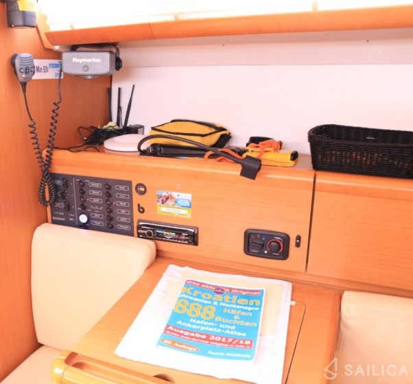 Sun Odyssey 33i - Yacht Charter Sailica