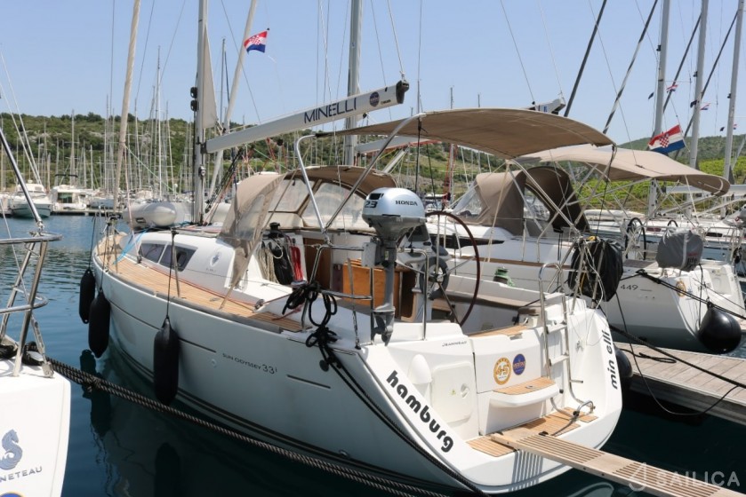 Sun Odyssey 33i - Yacht Charter Sailica