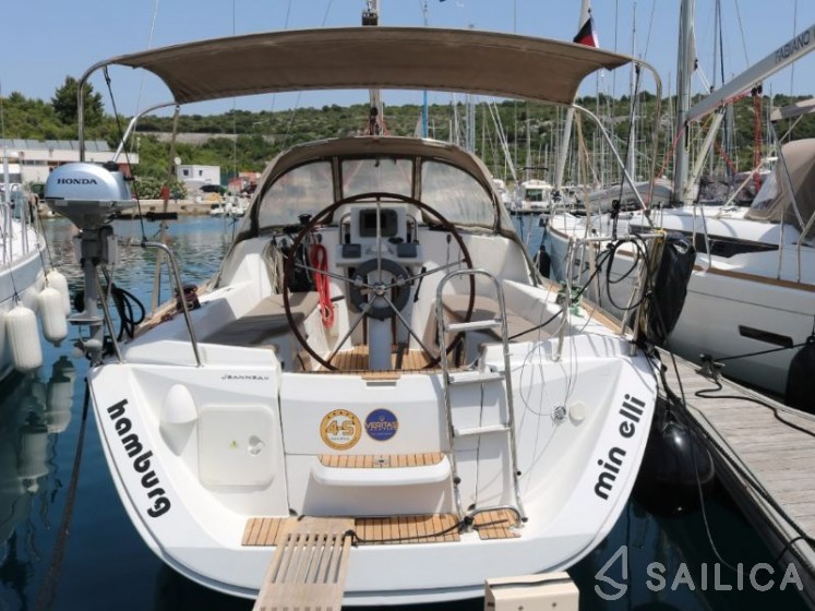 Sun Odyssey 33i - Yacht Charter Sailica