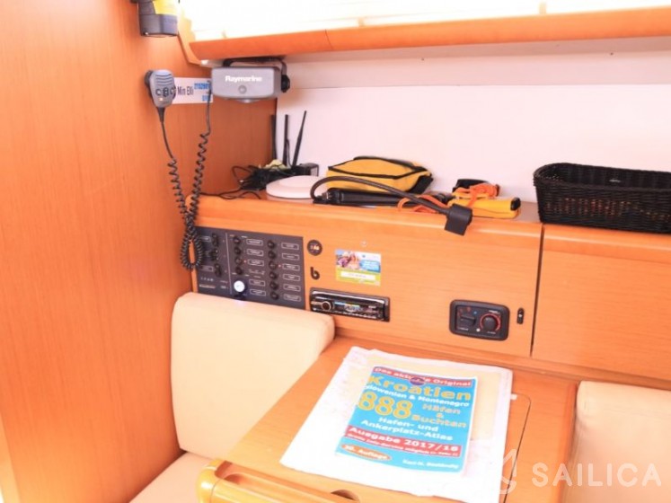 Sun Odyssey 33i - Yacht Charter Sailica