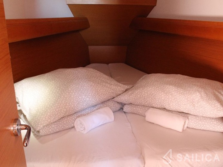 Sun Odyssey 379 - Yacht Charter Sailica