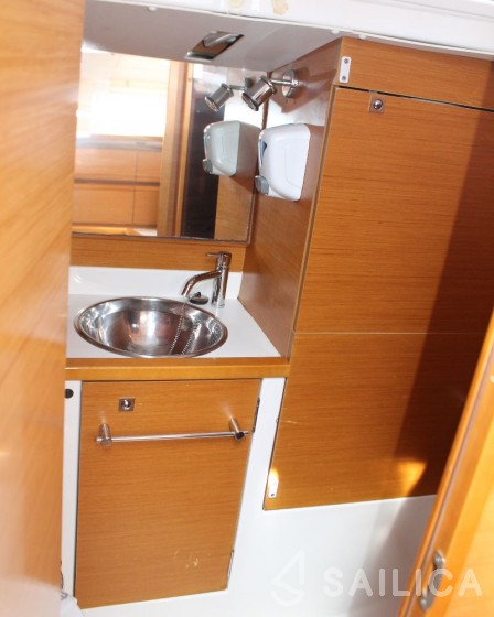 Sun Odyssey 379 - Yacht Charter Sailica