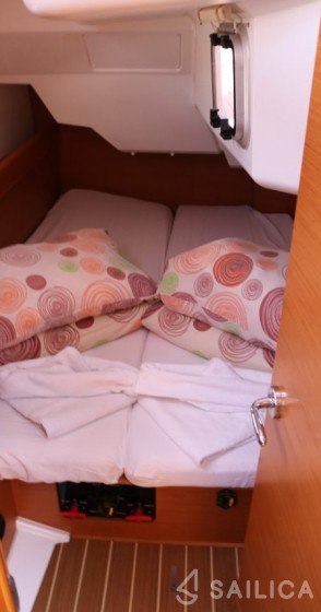 Sun Odyssey 379 - Yacht Charter Sailica