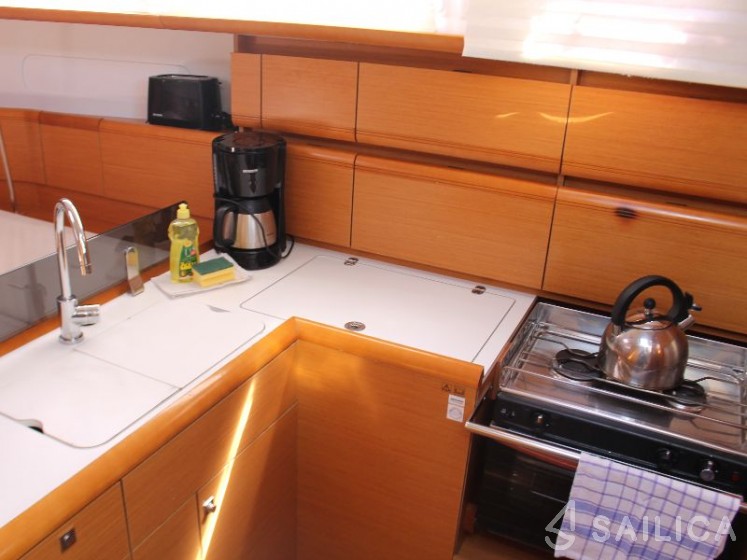 Sun Odyssey 379 - Yacht Charter Sailica