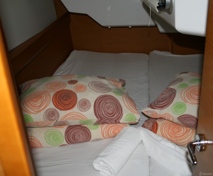 Sun Odyssey 379 - Yacht Charter Sailica