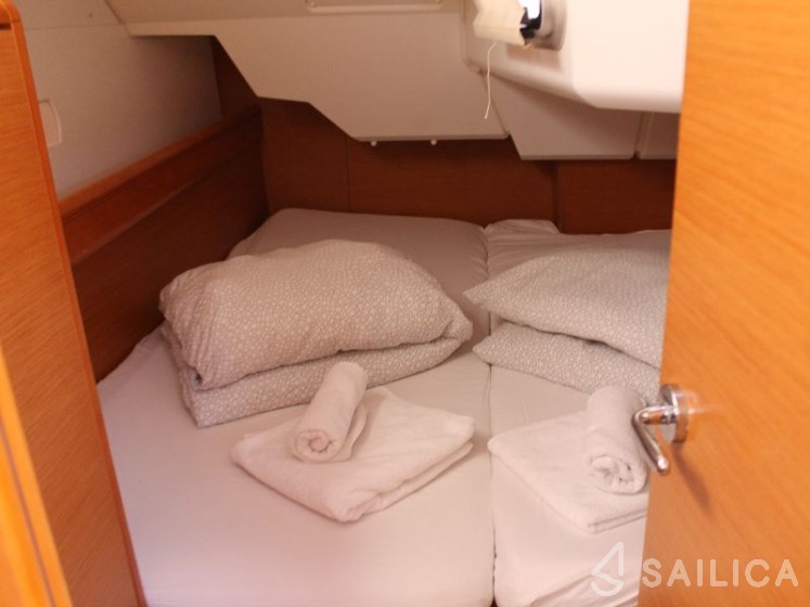 Sun Odyssey 379 - Yacht Charter Sailica