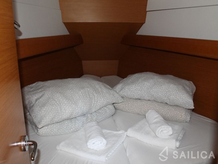 Sun Odyssey 379 - Yacht Charter Sailica