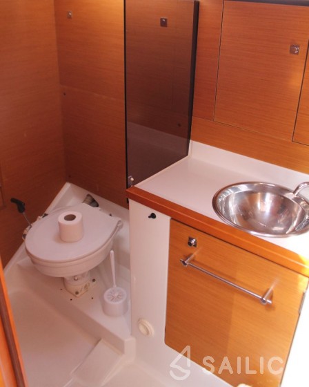 Sun Odyssey 379 - Yacht Charter Sailica