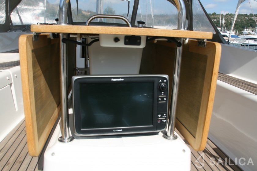 Jeanneau 53 - Yacht Charter Sailica