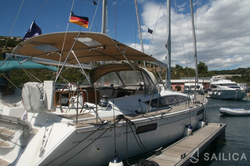 Jeanneau 53 - Yacht Charter Sailica