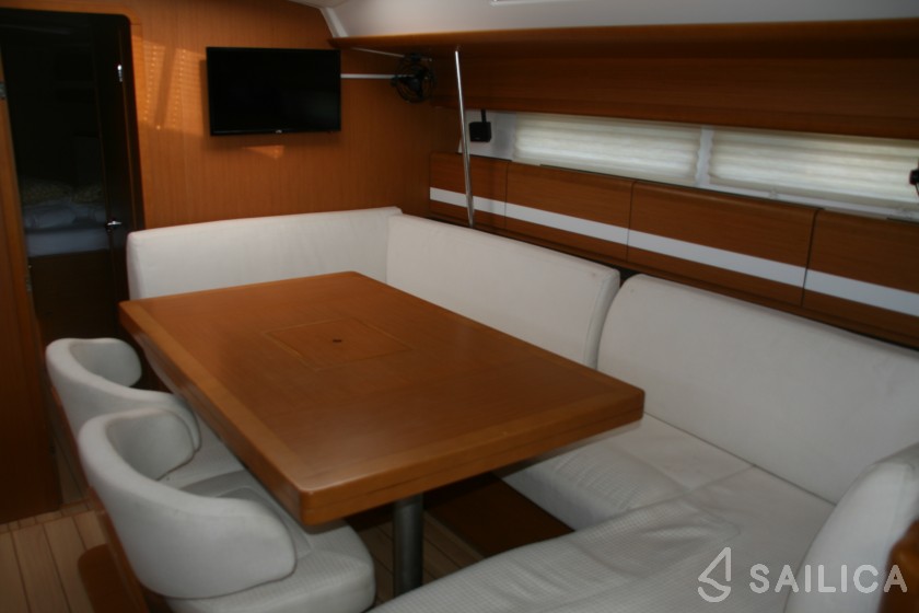 Jeanneau 53 - Yacht Charter Sailica