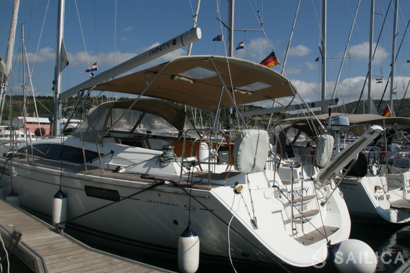 Jeanneau 53 - Yacht Charter Sailica